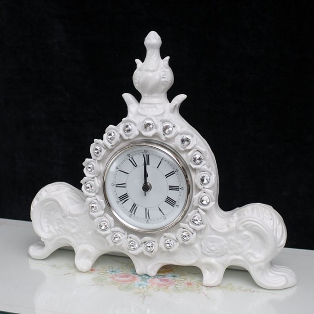 イタリア製　ラインストーン付　ロココ調　時計